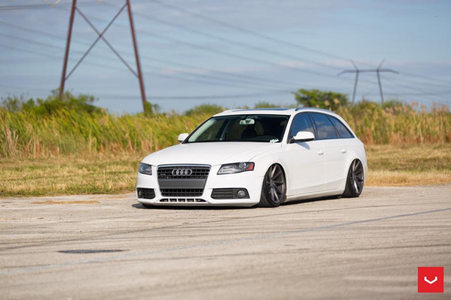  Audi A4 Avant 2.0T on Vossen Wheels (CVT) 2016 года  (фото 17 из 24)